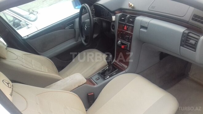 Mercedes E 220 1995, 346,484 km - 0.5 l - Gəncə