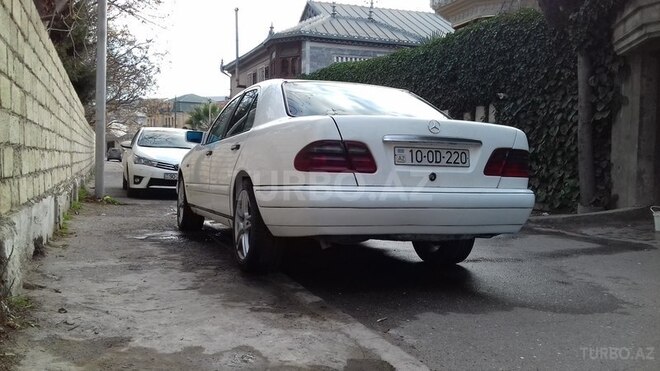 Mercedes E 220 1995, 346,484 km - 0.5 l - Gəncə