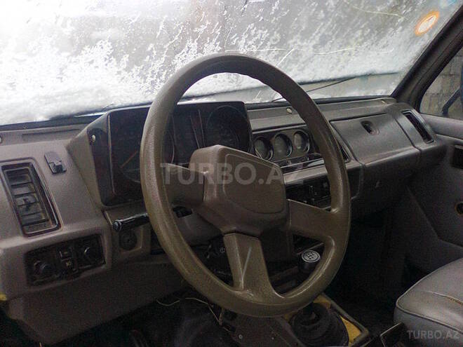 Isuzu  1990, 246,000 km - 2.4 l - Şamaxı