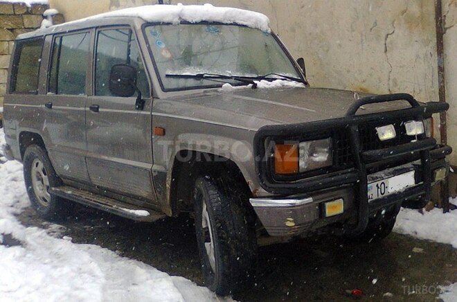 Isuzu  1990, 246,000 km - 2.4 l - Şamaxı