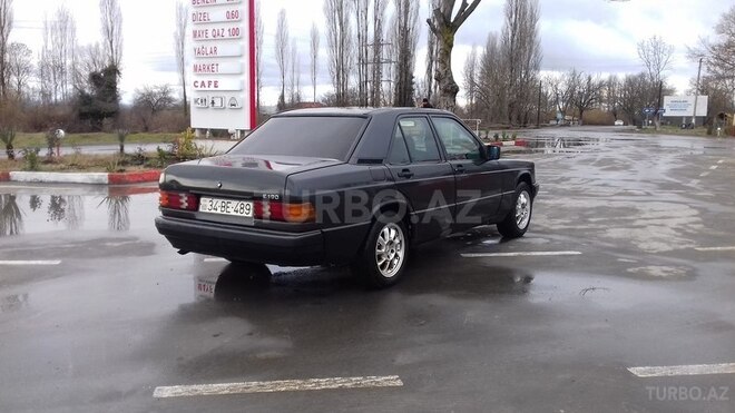 Mercedes 190 1990, 338,000 km - 1.8 l - Qax