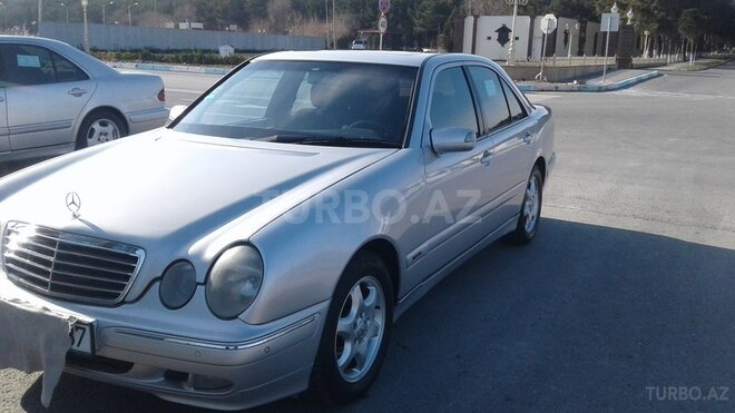 Mercedes E 220 2000, 303,000 km - 2.2 l - Bakı