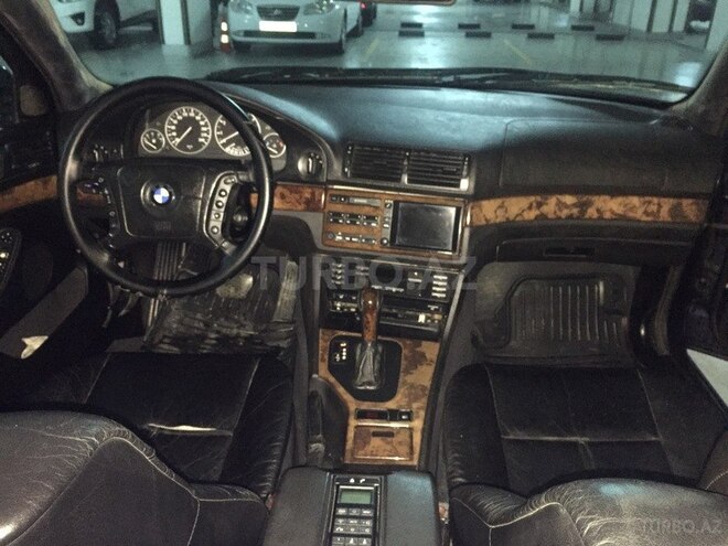 BMW 528 2000, 310,000 km - 2.8 l - Bakı