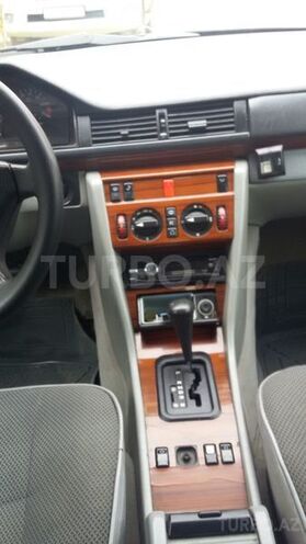Mercedes E 200 1994, 239,950 km - 0.2 l - Bakı