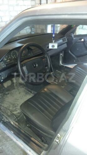 Mercedes E 280 1988, 270,000 km - 2.8 л - Quba