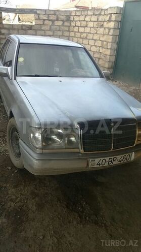 Mercedes E 280 1988, 270,000 km - 2.8 л - Quba