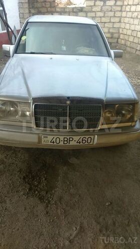 Mercedes E 280 1988, 270,000 km - 2.8 л - Quba