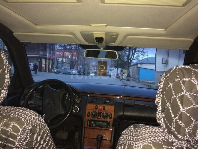 Mercedes E 230 1997, 32,000 km - 2.3 l - Şamaxı