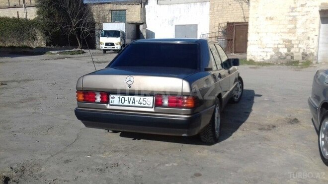 Mercedes 190 1990, 245,000 km - 2.0 л - Bakı