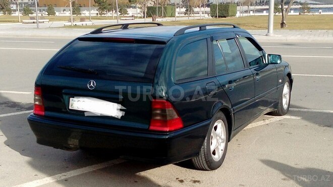 Mercedes C 220 2000, 217,000 km - 2.2 l - Bakı