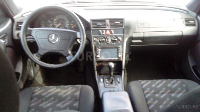 Mercedes C 220 2000, 217,000 km - 2.2 l - Bakı