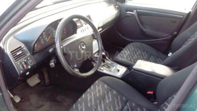 Mercedes C 220 2000, 217,000 km - 2.2 l - Bakı