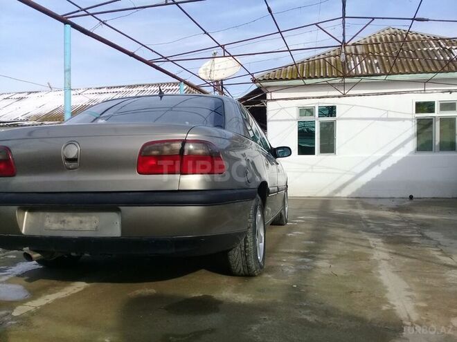 Opel Omega 1996, 376,000 km - 2.0 л - Şirvan