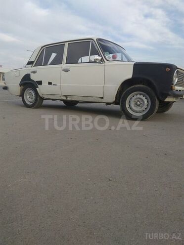LADA (VAZ) 21011 1978, 250,000 km - 1.3 l - Ucar