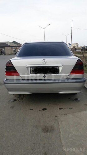 Mercedes C 220 1999, 260,000 km - 2.2 l - Sumqayıt