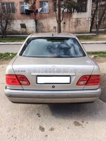 Mercedes E 240 1998, 178,000 km - 2.4 l - Bakı