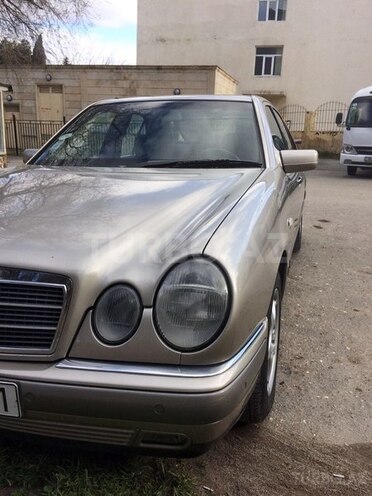 Mercedes E 240 1998, 178,000 km - 2.4 l - Bakı