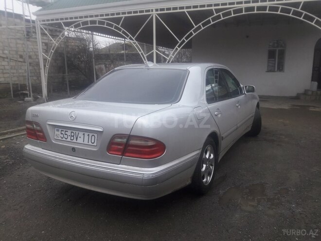 Mercedes E 280 1999, 235,000 km - 2.8 л - Gəncə