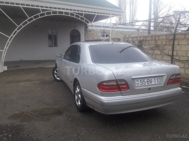 Mercedes E 280 1999, 235,000 km - 2.8 л - Gəncə