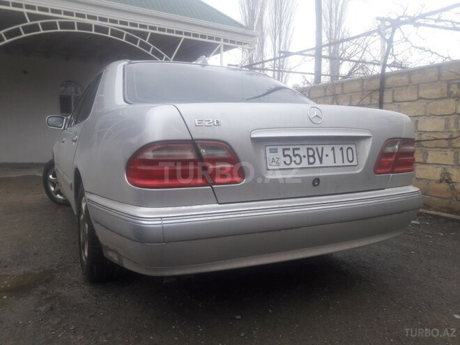 Mercedes E 280 1999, 235,000 km - 2.8 л - Gəncə