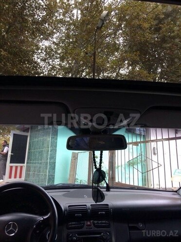 Mercedes C 200 2001, 131,873 km - 2.0 l - Mingəçevir