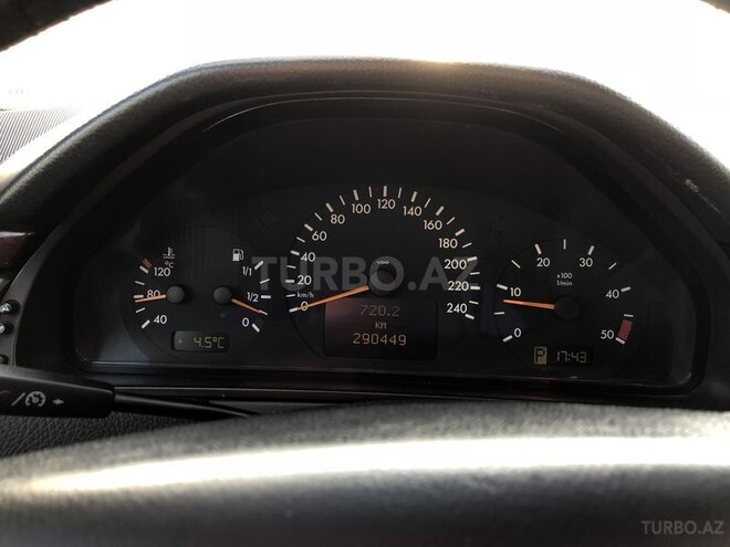Mercedes E 220 2000, 295,000 km - 2.2 l - Bakı
