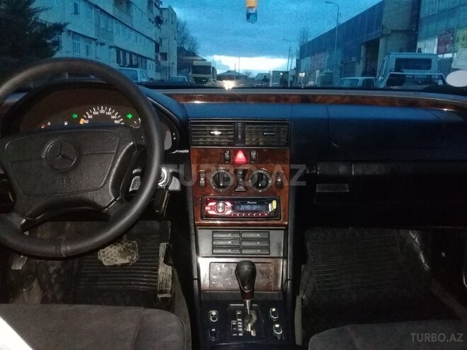 Mercedes C 220 1996, 316,800 km - 2.2 l - Sumqayıt