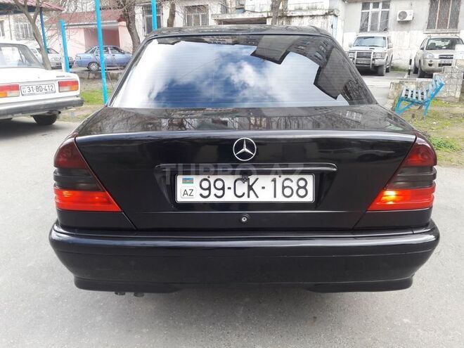 Mercedes C 200 1999, 240,000 km - 4.0 l - Bakı