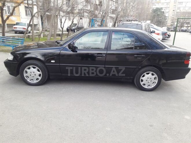 Mercedes C 200 1999, 240,000 km - 4.0 l - Bakı