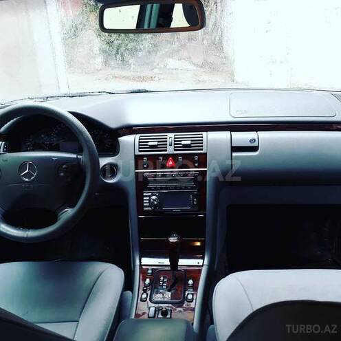 Mercedes E 240 2000, 236,000 km - 2.4 l - Bakı