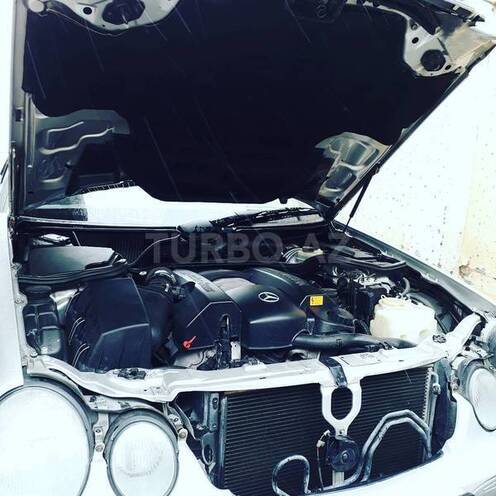 Mercedes E 240 2000, 236,000 km - 2.4 l - Bakı
