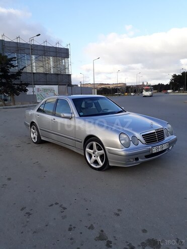 Mercedes E 240 2000, 236,000 km - 2.4 l - Bakı