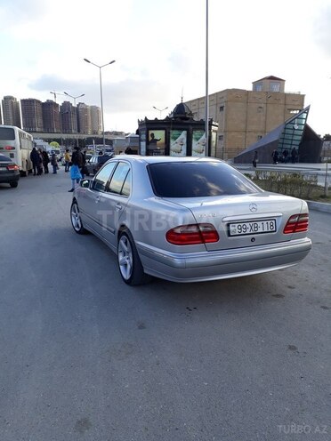 Mercedes E 240 2000, 236,000 km - 2.4 l - Bakı