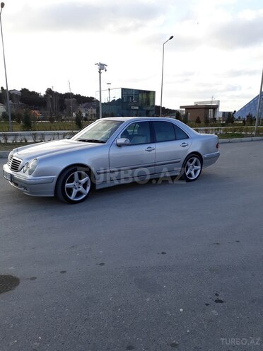 Mercedes E 240 2000, 236,000 km - 2.4 l - Bakı