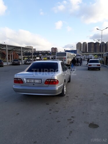 Mercedes E 240 2000, 236,000 km - 2.4 l - Bakı