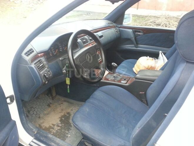 Mercedes E 230 1997, 288,802 km - 2.4 l - Gəncə