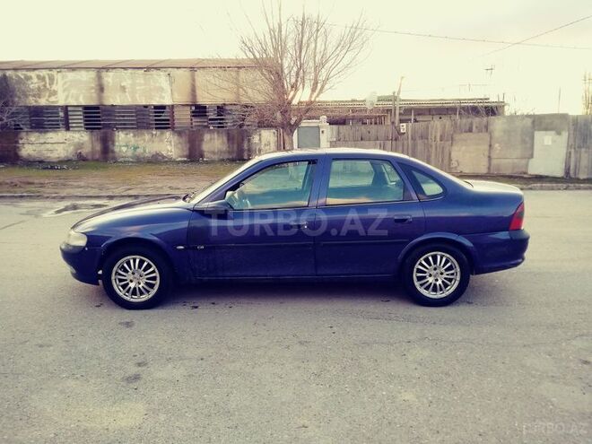 Opel Vectra 1996, 290,000 km - 1.8 l - Sumqayıt