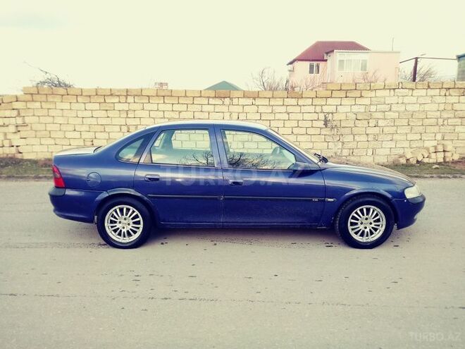 Opel Vectra 1996, 290,000 km - 1.8 l - Sumqayıt