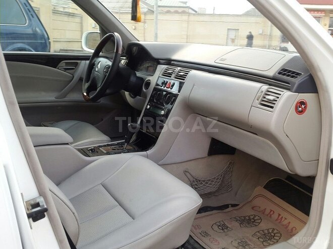 Mercedes  1999, 225,000 km - 2.0 л - Bakı