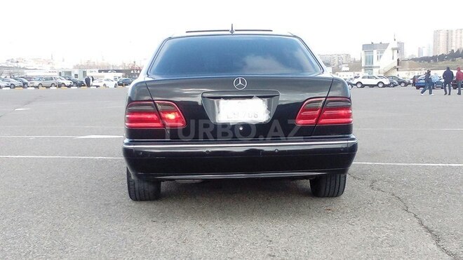 Mercedes E 240 2000, 221,000 km - 2.4 l - Bakı