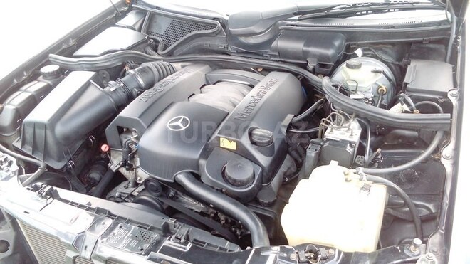 Mercedes E 240 2000, 221,000 km - 2.4 l - Bakı
