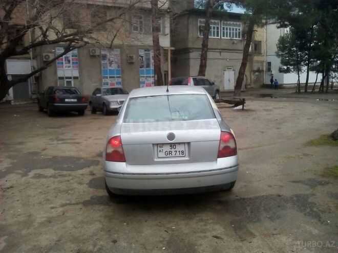 Volkswagen Passat 2001, 276,000 km - 1.8 л - Sumqayıt