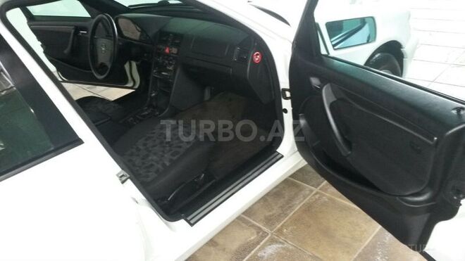 Mercedes C 240 1999, 166,000 km - 2.4 l - Gəncə