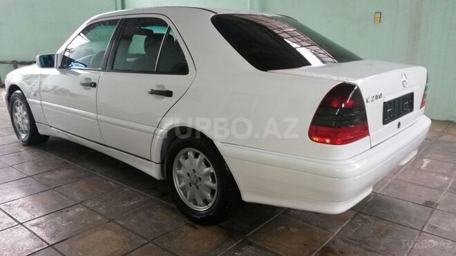 Mercedes C 240 1999, 166,000 km - 2.4 l - Gəncə