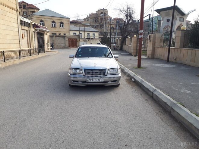 Mercedes C 220 2000, 440,000 km - 2.2 l - Bakı