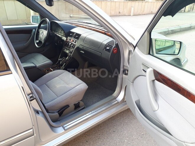 Mercedes C 220 2000, 440,000 km - 2.2 l - Bakı