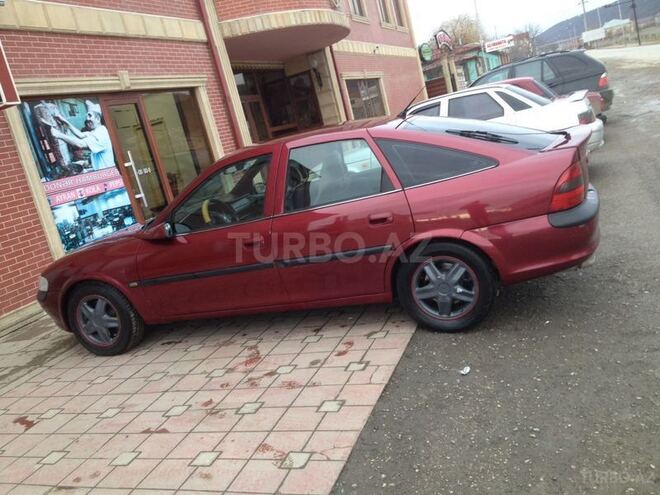 Opel Vectra 1996, 356,300 km - 2.0 l - Qusar