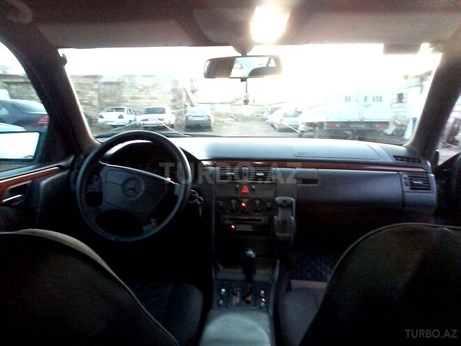 Mercedes E 220 1998, 45,000 km - 2.2 l - Xırdalan