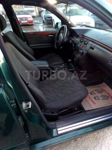 Mercedes E 220 1998, 45,000 km - 2.2 l - Xırdalan