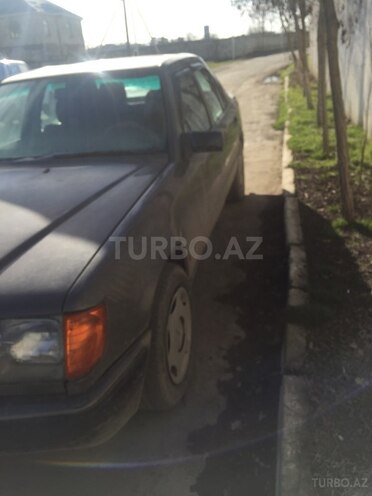 Mercedes E 230 1988, 350,000 km - 2.3 l - Xudat